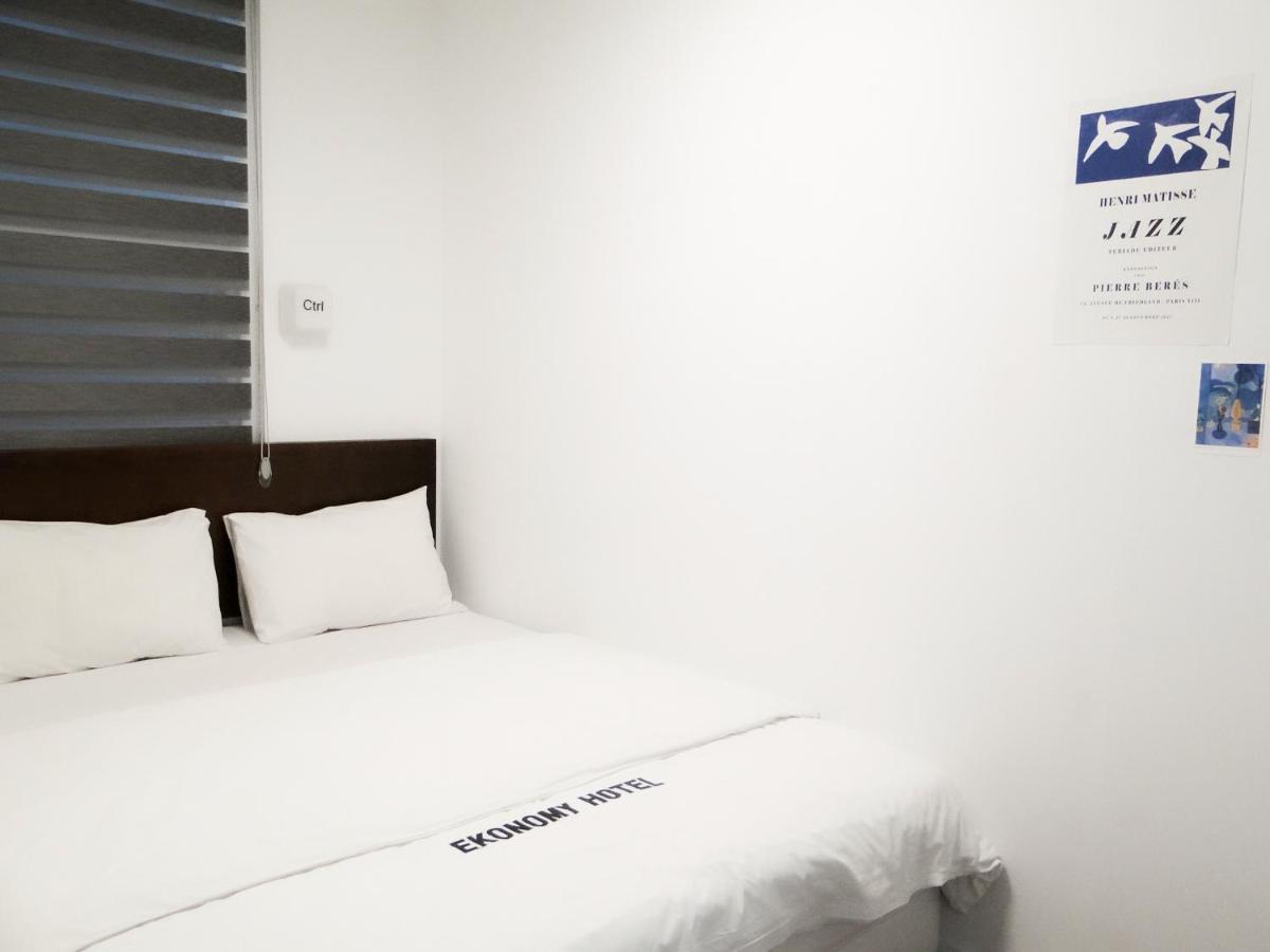 Ekonomy Haeundae Hostel Busan Exterior photo