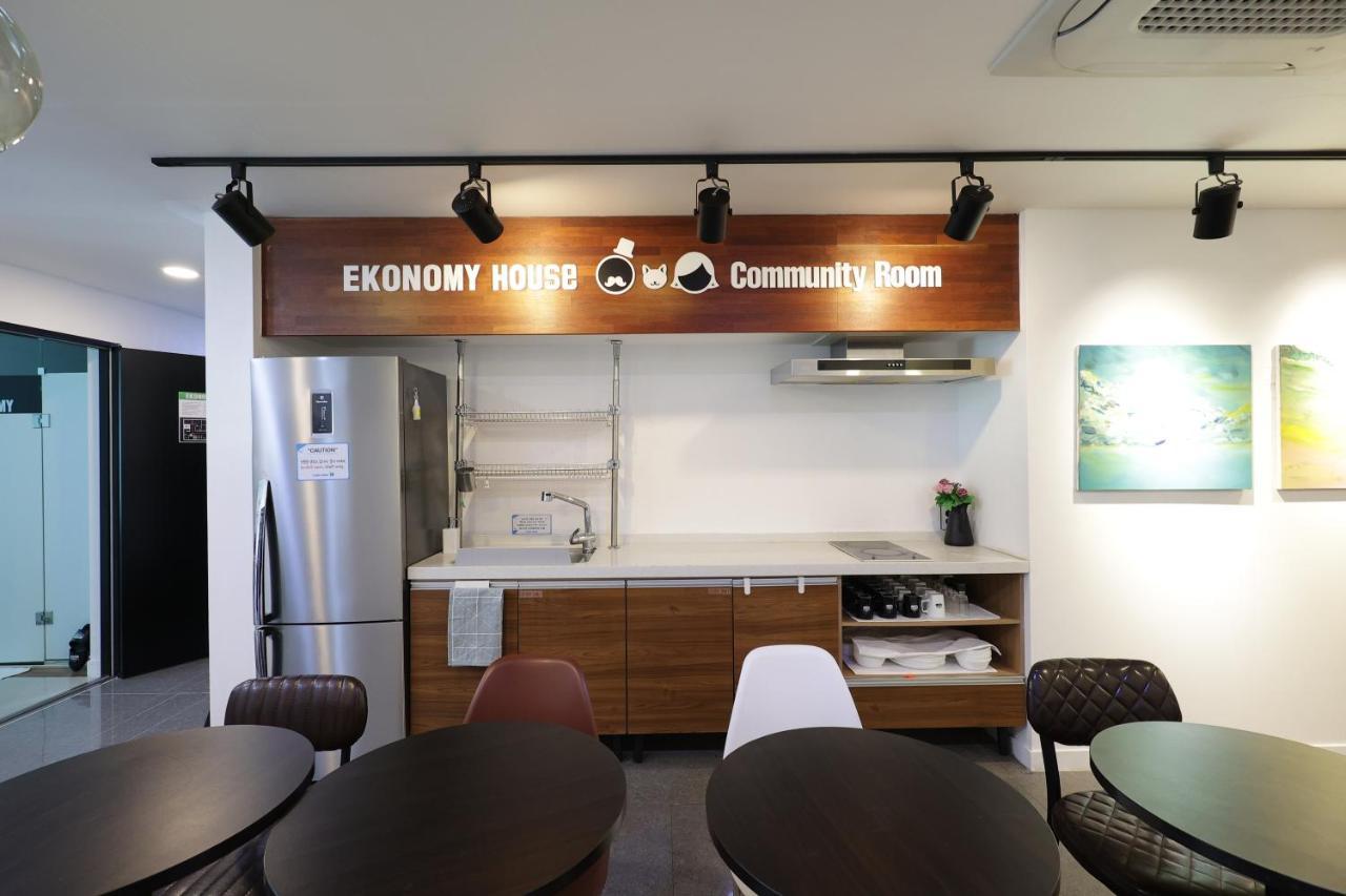 Ekonomy Haeundae Hostel Busan Exterior photo