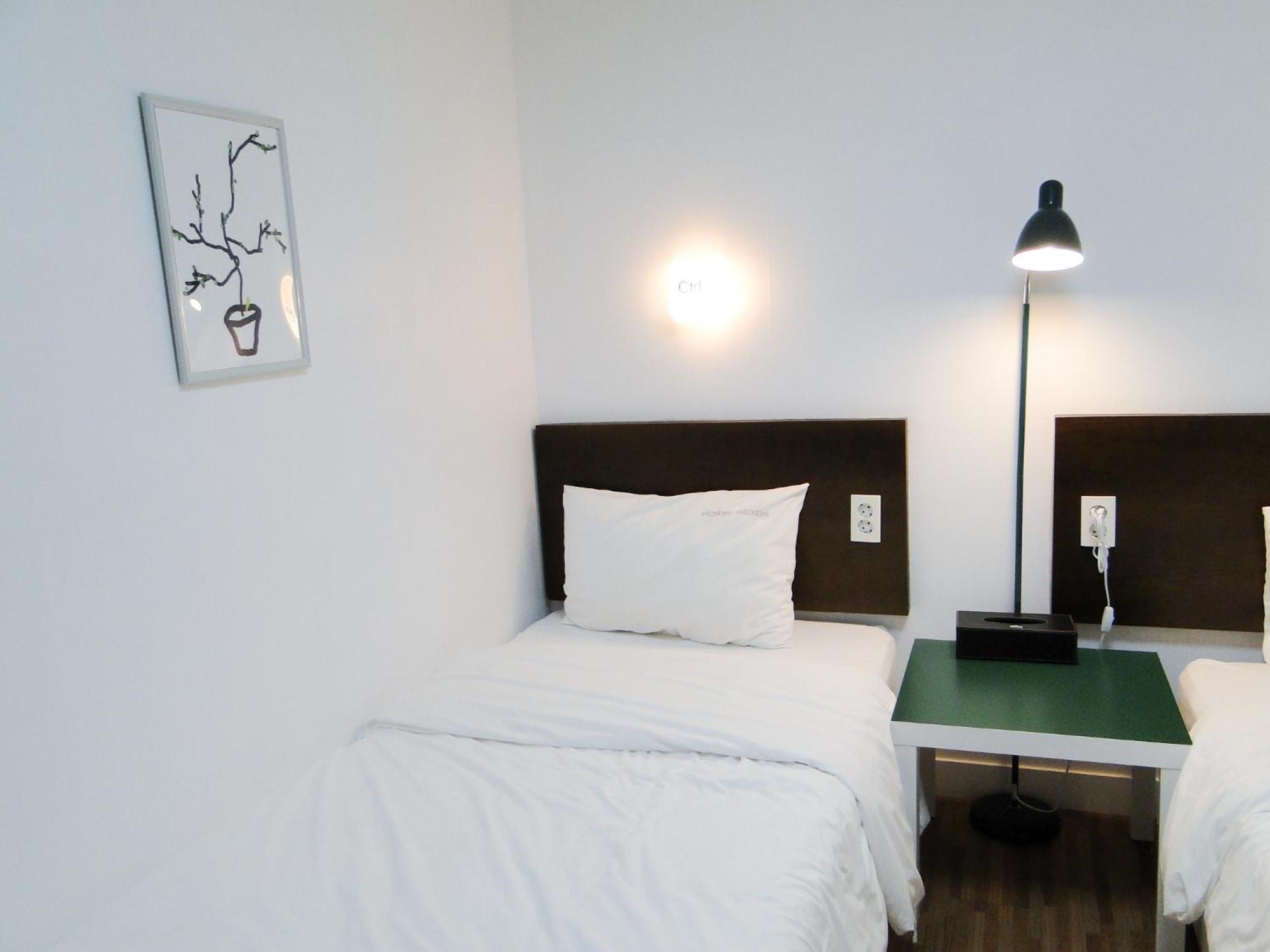 Ekonomy Haeundae Hostel Busan Exterior photo